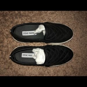 Steve Madden black size 5 women’s slip on